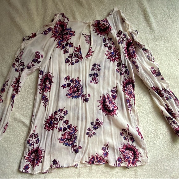 Old Navy Floral Blouse - Picture 2 of 3